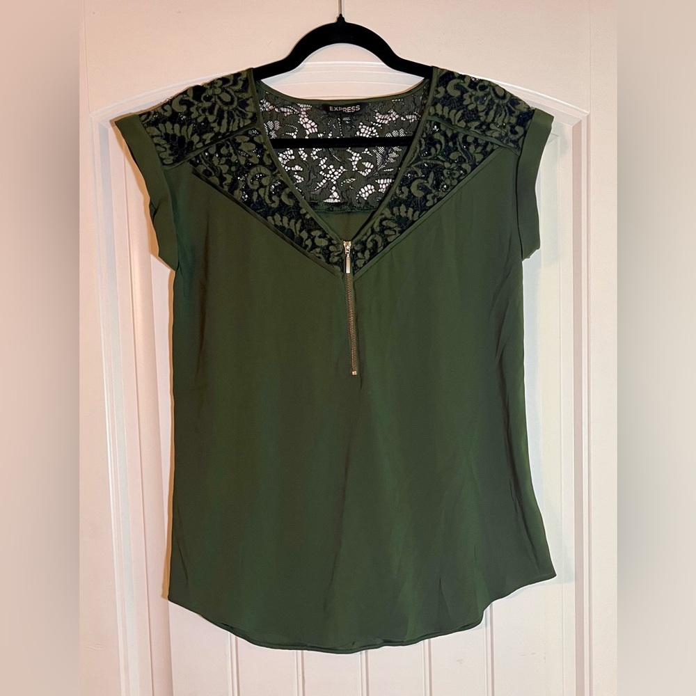 Lace accented dress shirt